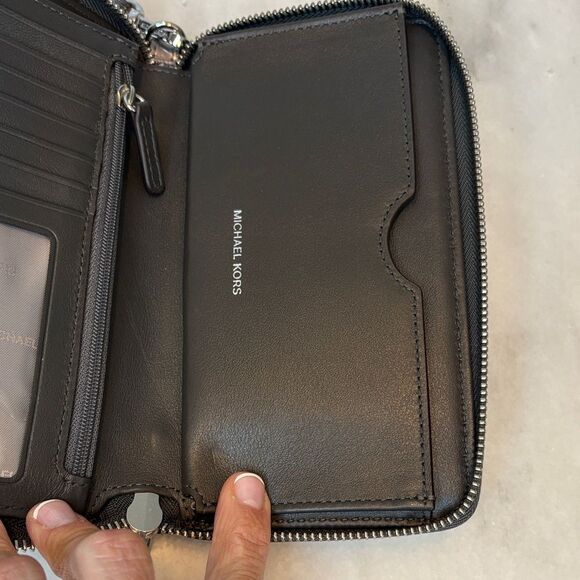 Michael Kors Wallet Metallic Geometric Embossed Wristlet Full Zipper - Picture 15 of 16